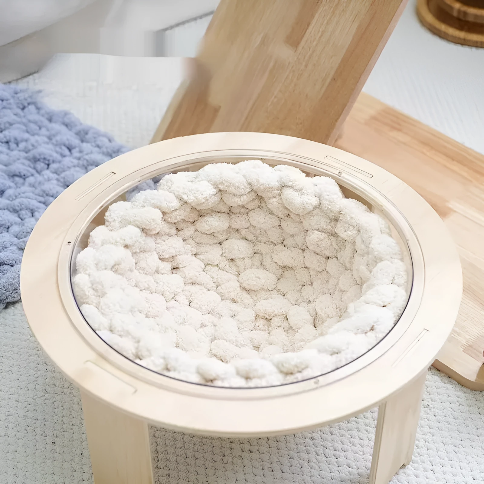 Hand-woven thermal wool pet mat in creamy white for dogs and cats, available in multiple sizes