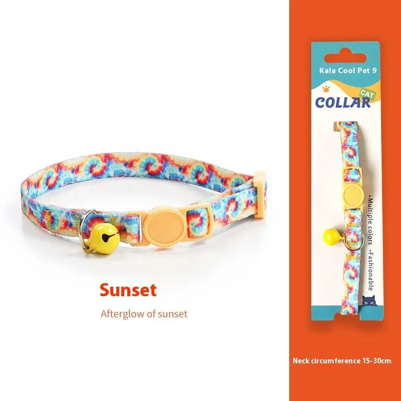 Woven polyester cat collar with anti-suffocation safety buckle and bell in green jungle colour grid pattern