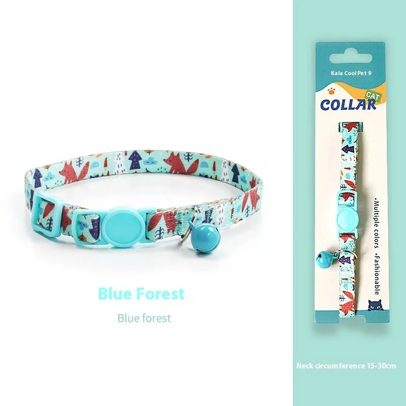 Woven polyester cat collar with anti-suffocation safety buckle and bell in green jungle colour grid pattern