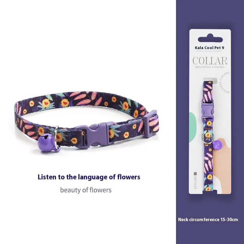 Woven polyester cat collar with anti-suffocation safety buckle and bell in green jungle colour grid pattern