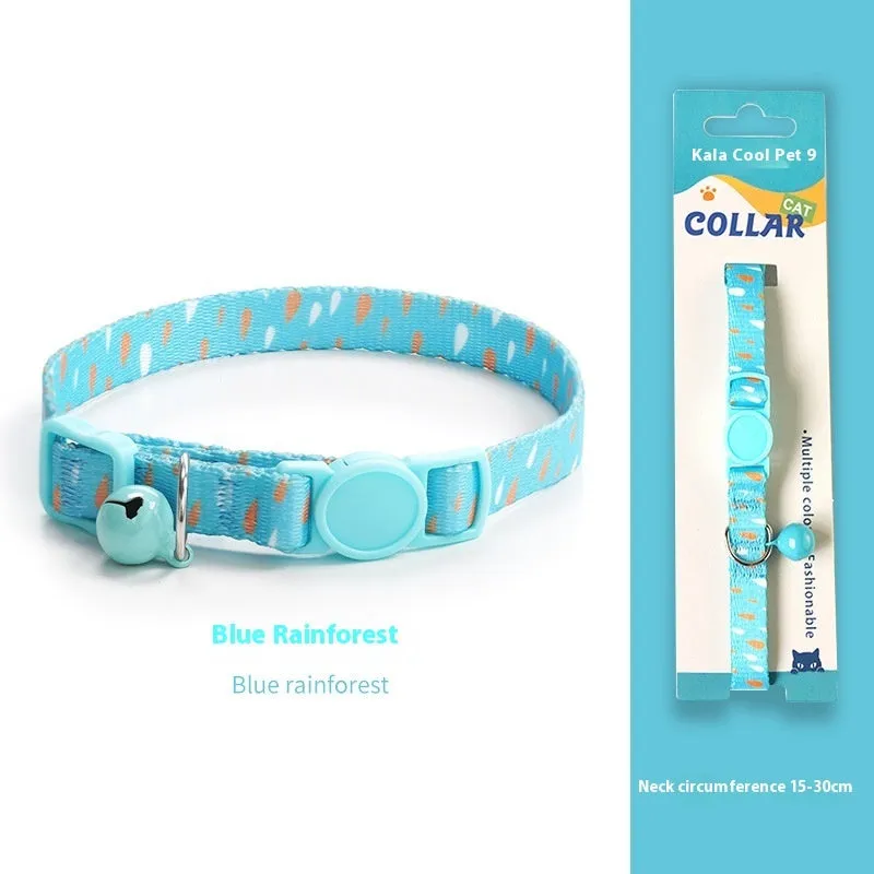 Woven polyester cat collar with anti-suffocation safety buckle and bell in green jungle colour grid pattern