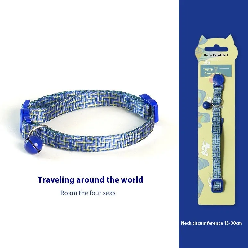 Woven polyester cat collar with anti-suffocation safety buckle and bell in green jungle colour grid pattern