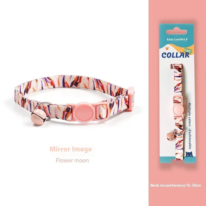 Woven polyester cat collar with anti-suffocation safety buckle and bell in green jungle colour grid pattern