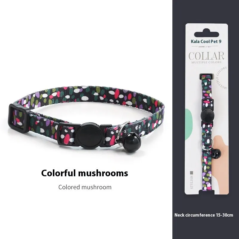 Woven polyester cat collar with anti-suffocation safety buckle and bell in green jungle colour grid pattern