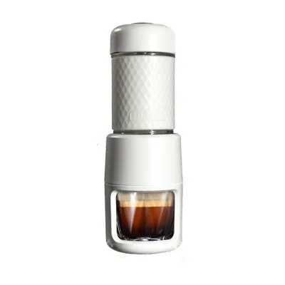 Portable manual espresso coffee machine in black, 7x7x20.3 cm, with hand-pressure lever and stainless steel build