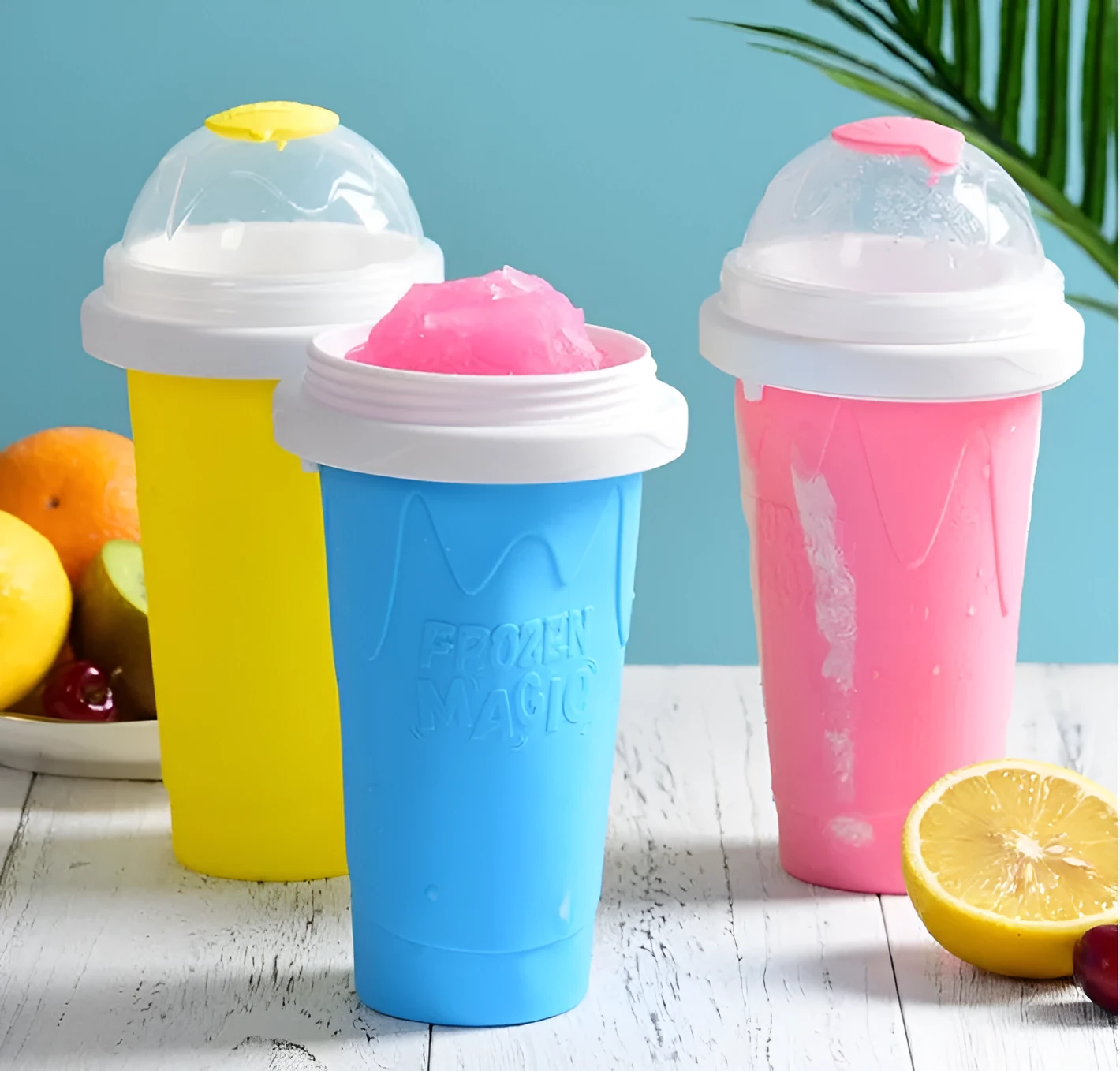 New mint green smoothie cup with lid and straw spoon, 201ml capacity, food-grade silicone body