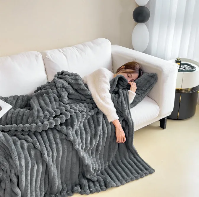 Soft wind bubble velvet blanket in solid colour showing double-sided thickening construction