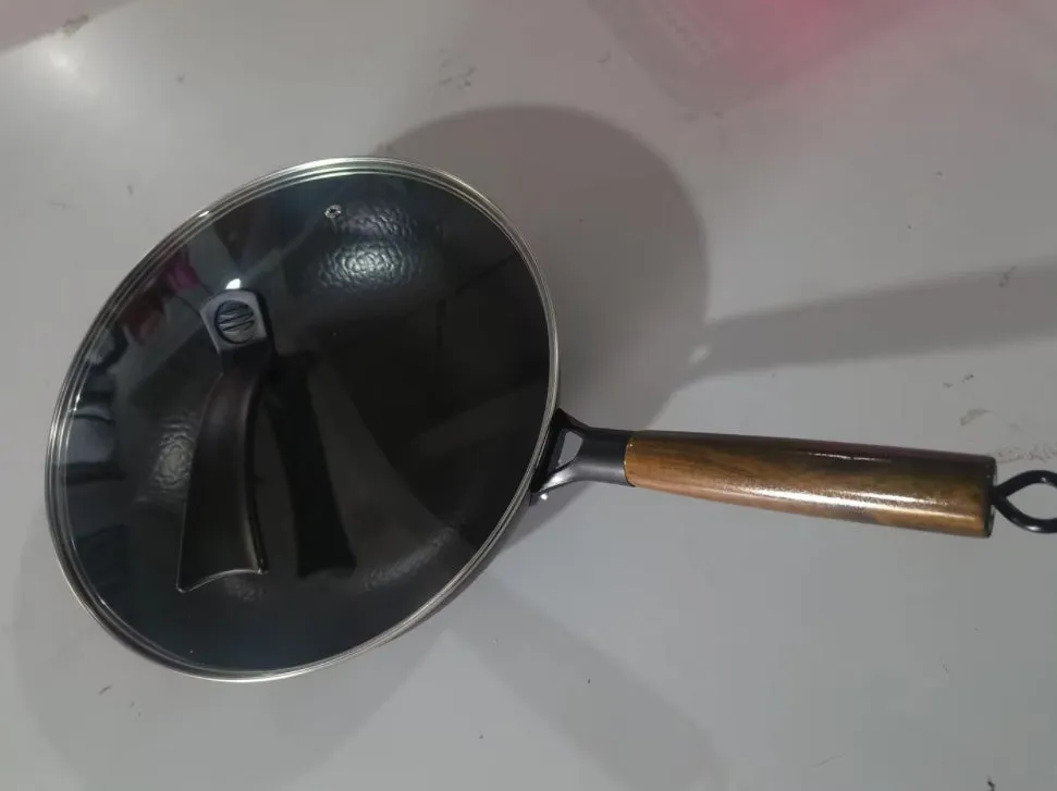 Traditional black iron wok with wooden handle, 40cm diameter cooking pan