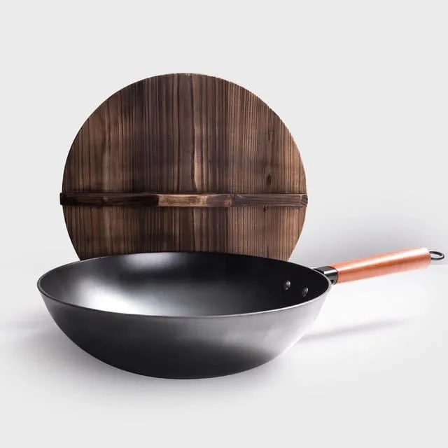 Traditional black iron wok with wooden handle, 40cm diameter cooking pan