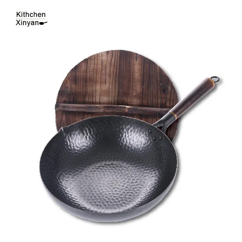 Traditional black iron wok with wooden handle, 40cm diameter cooking pan