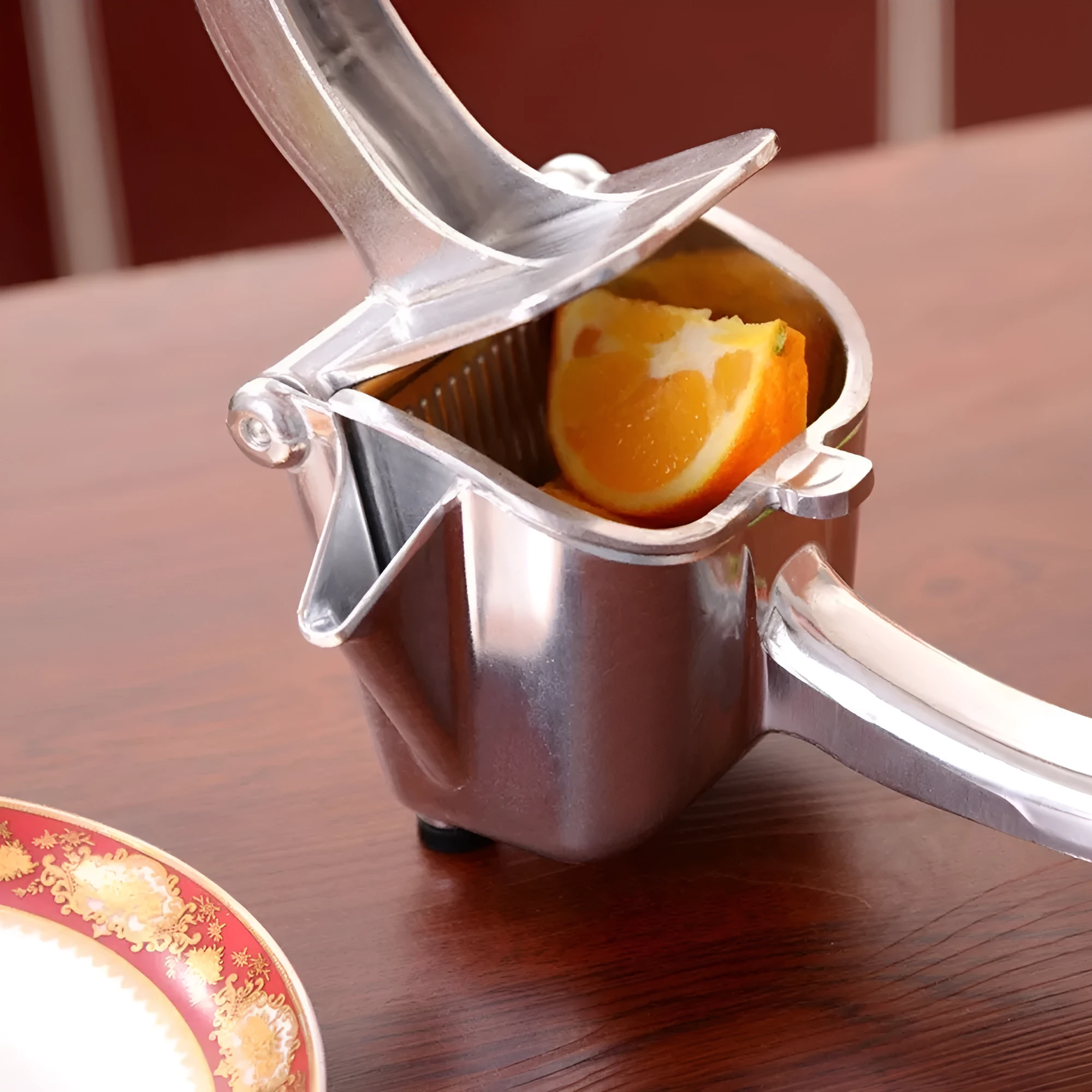 Silver aluminium alloy heavy duty lemon squeezer with large bowl and 24 cm lever