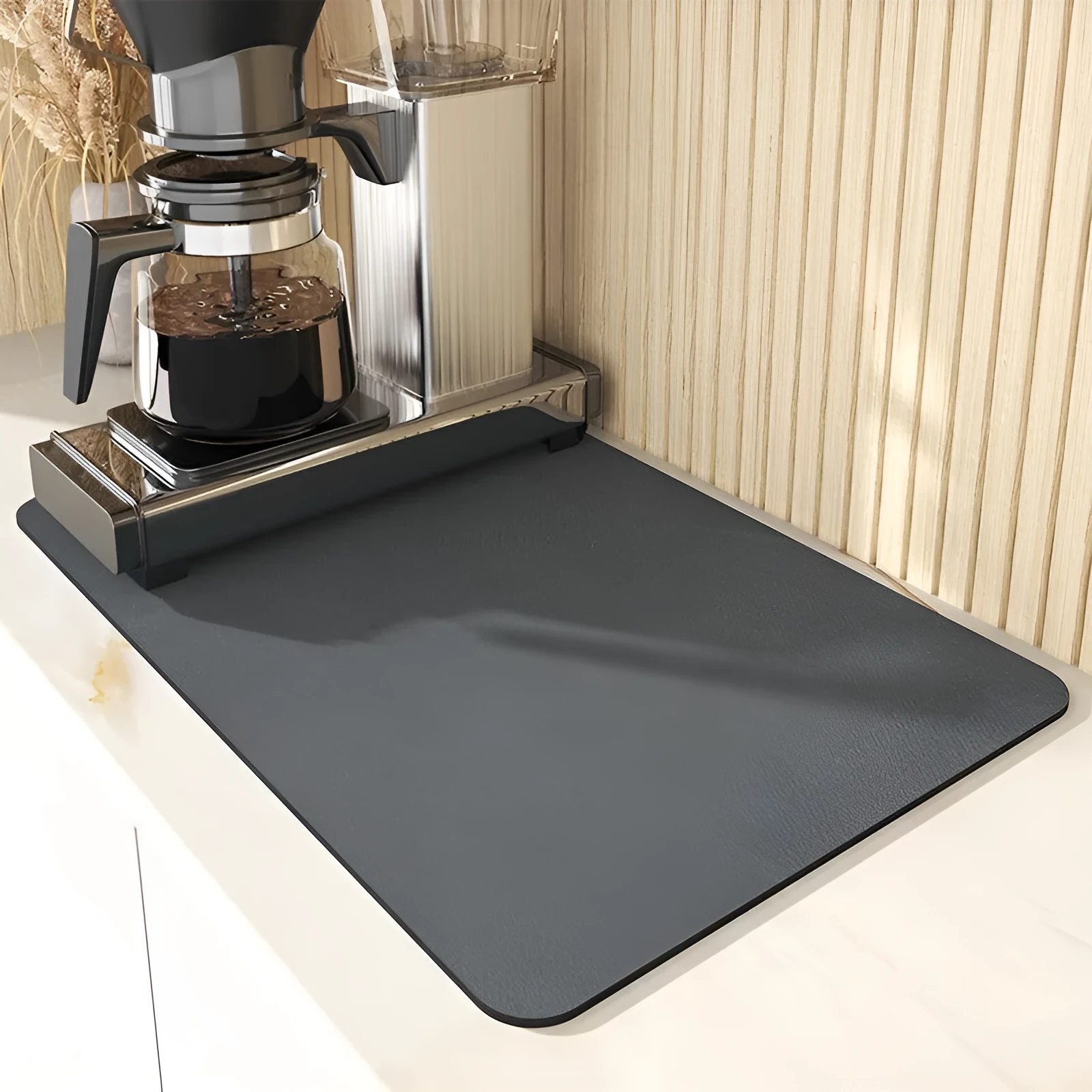 Square 60x90 cm rubber kitchen draining pad in blue checked pattern on countertop