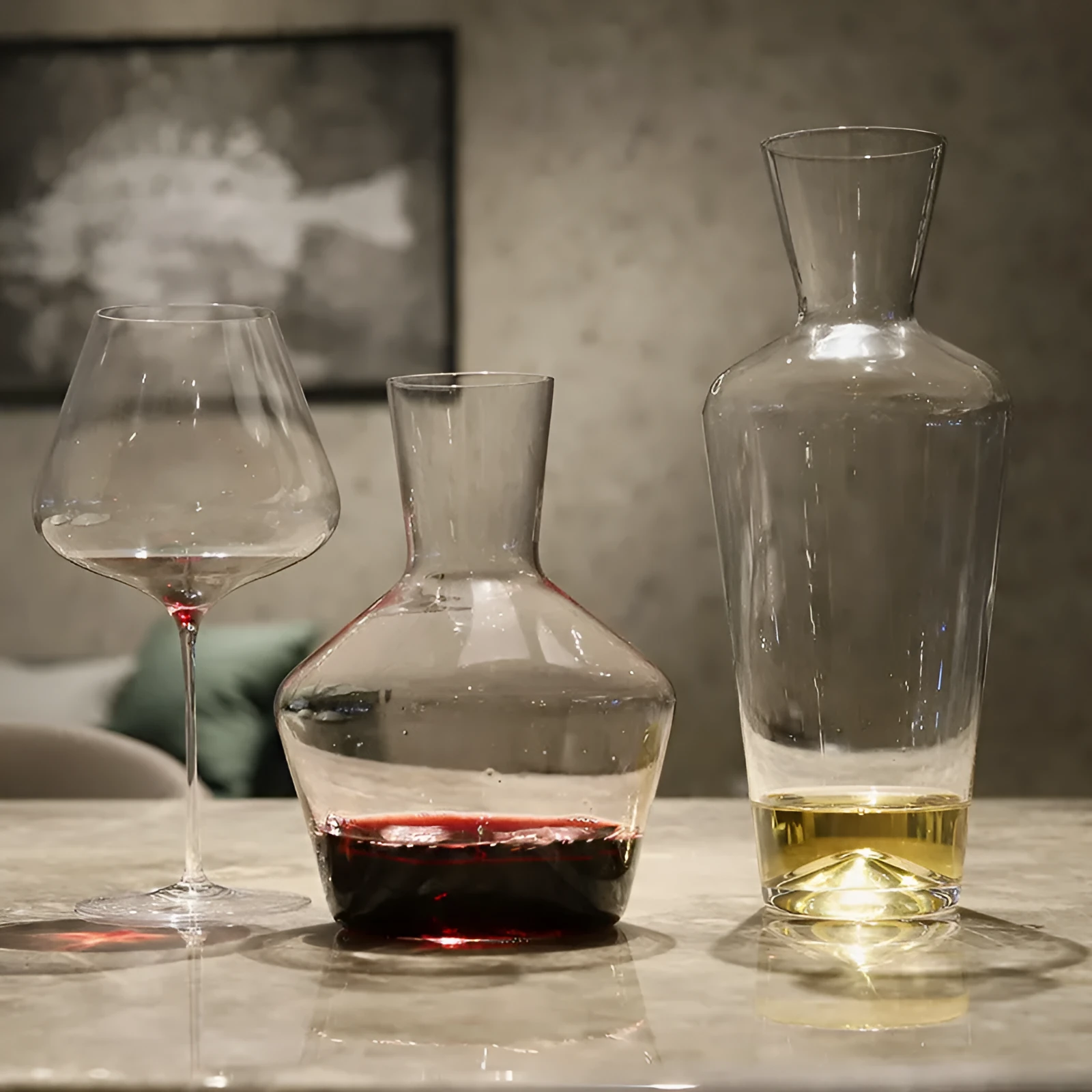Household crystal glass wine decanter with liquor divider, 1450ml capacity, modern simple style, solid colour