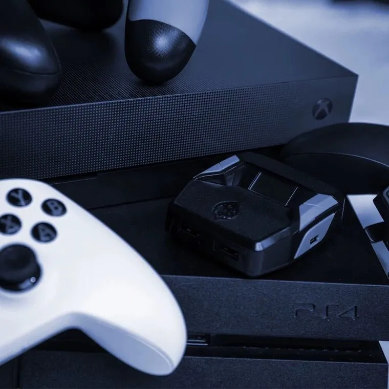 Black plastic wired wireless controller converter adapter for gaming
