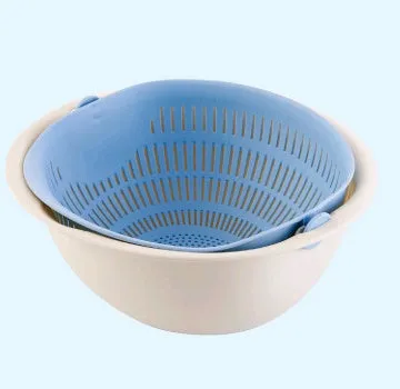 Portable double-layer hollow fruit and vegetable cleaning drain basket in Beige, 23 cm square PP plastic