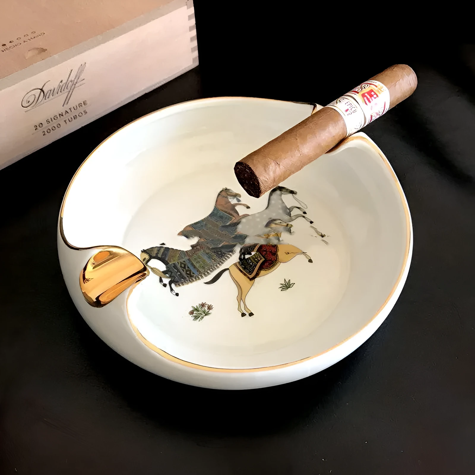 Bone ceramic cigar ashtray with manual gold drawing, 175mm square, horse colour finish