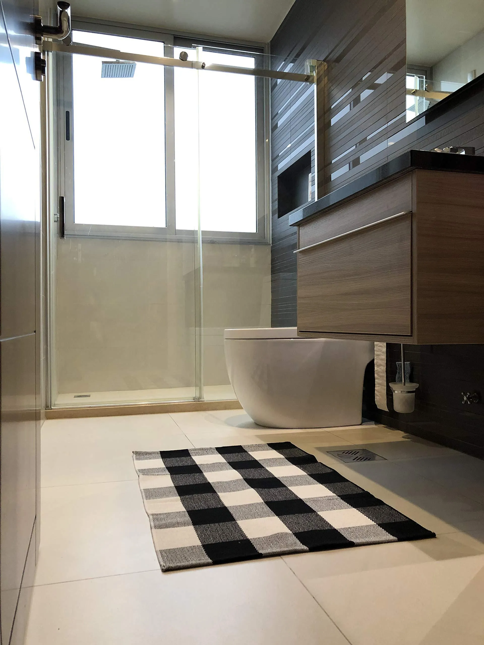 Cotton Buffalo Plaid Rugs in 60x90cm and 60x130cm Sizes, Soft Woven Fabric Floor Mat for Living Room, Bedroom, Kitchen, or Entryway Use, Red and Black Classic Plaid Pattern