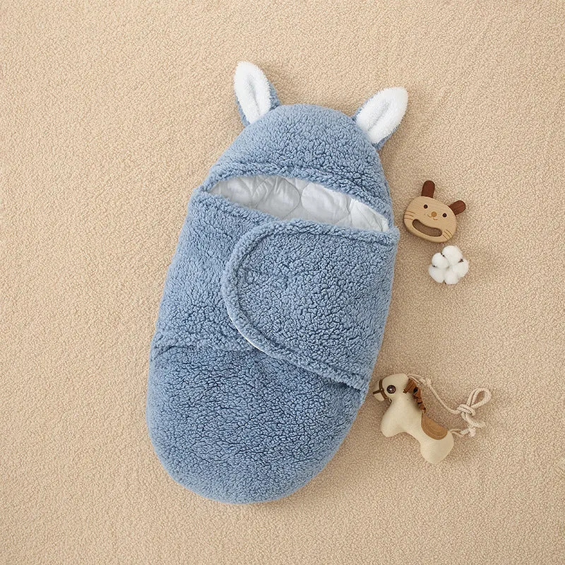 Thickened anti-shock out baby quilt in khaki with lamb velvet outer, 100% cotton inner, 45x78cm size for newborn sleeping bag use