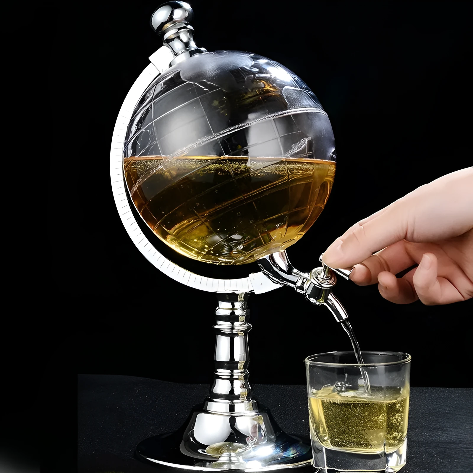 Transparent globe wine decanter on silver stand with 1 litre capacity for alcohol drinks