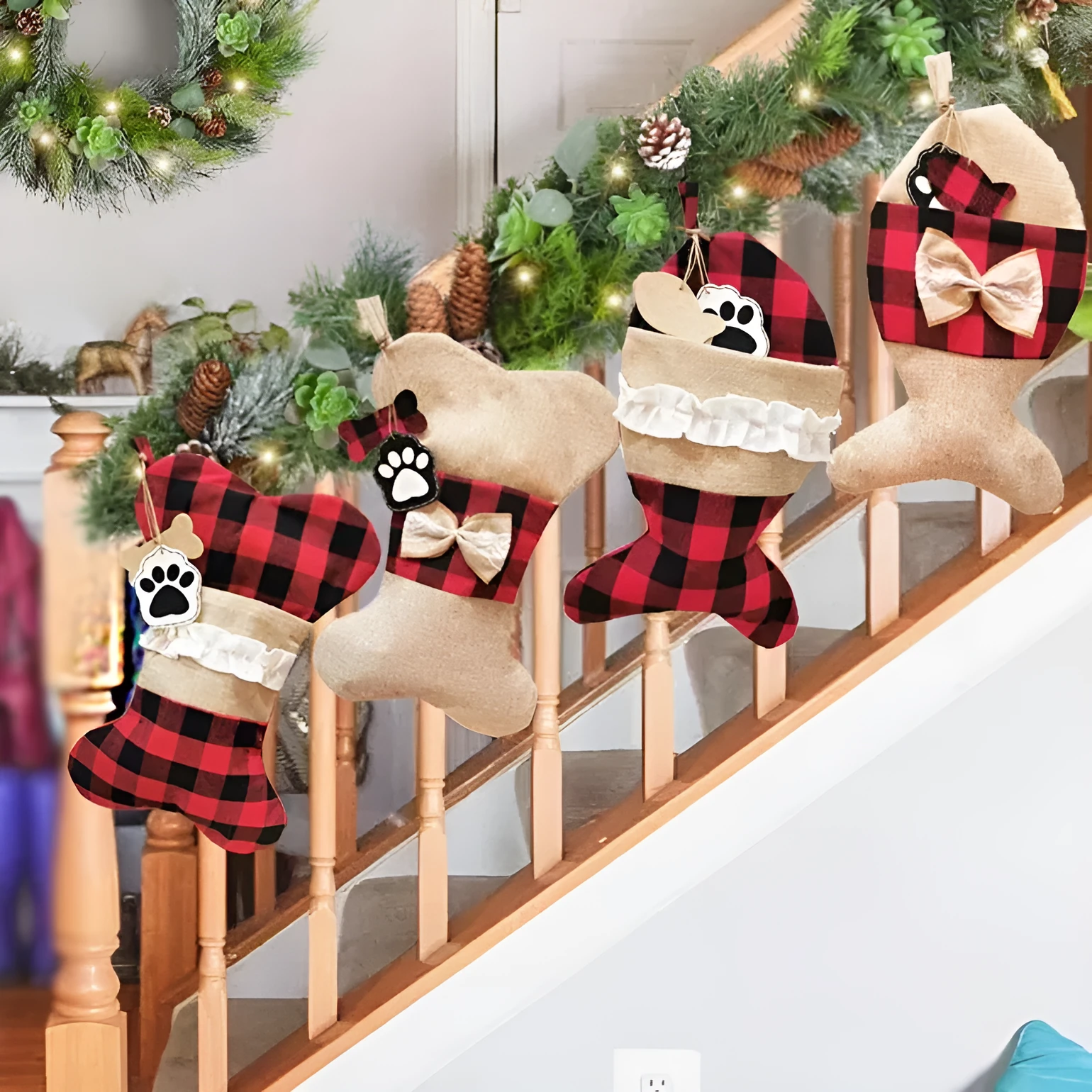 Christmas pet sock in polyester, black and red grid bones pattern, hanging decoration