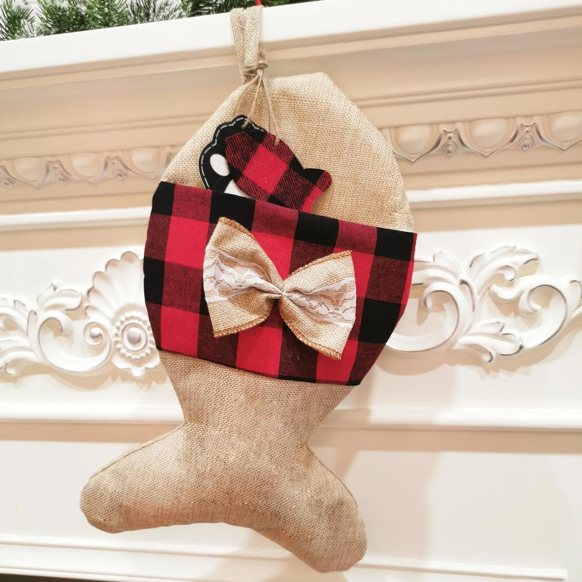 Christmas pet sock in polyester, black and red grid bones pattern, hanging decoration