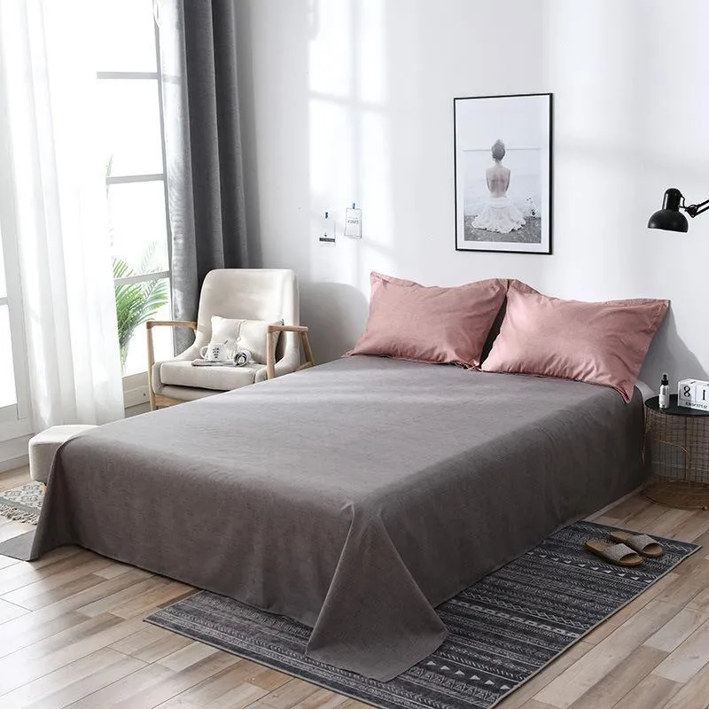 Four-piece diamond velvet bedding set with quilt duvet cover in Dark Grey on a bed
