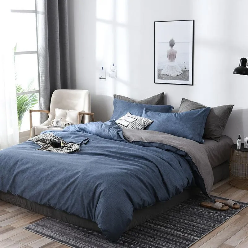 Four-piece diamond velvet bedding set with quilt duvet cover in Dark Grey on a bed