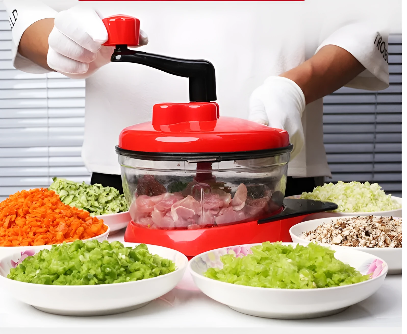 Manual multifunction meat grinder with stainless steel blade and 2.5L clear PP plastic bowl for chopping vegetables