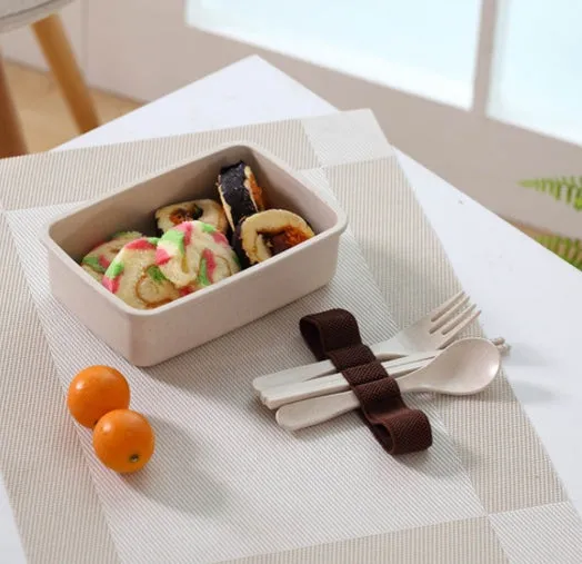 Bamboo fibre lunch box in beige with 600ml capacity, microwave safe, 16x11x5cm
