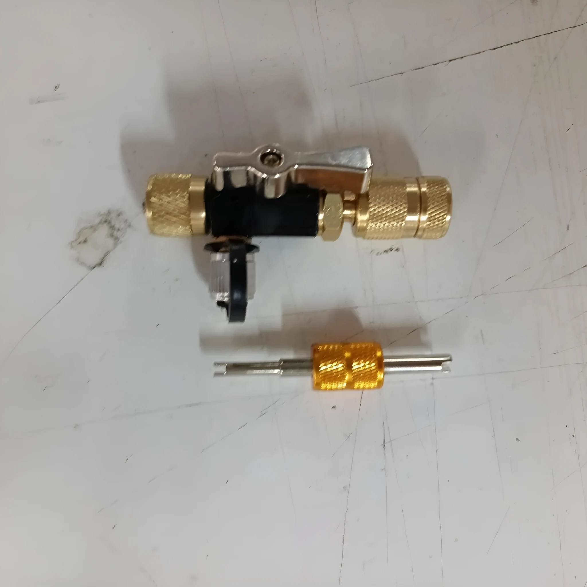 Vacuum valve core disassembly tool set with metal valve remover and valve core wrench