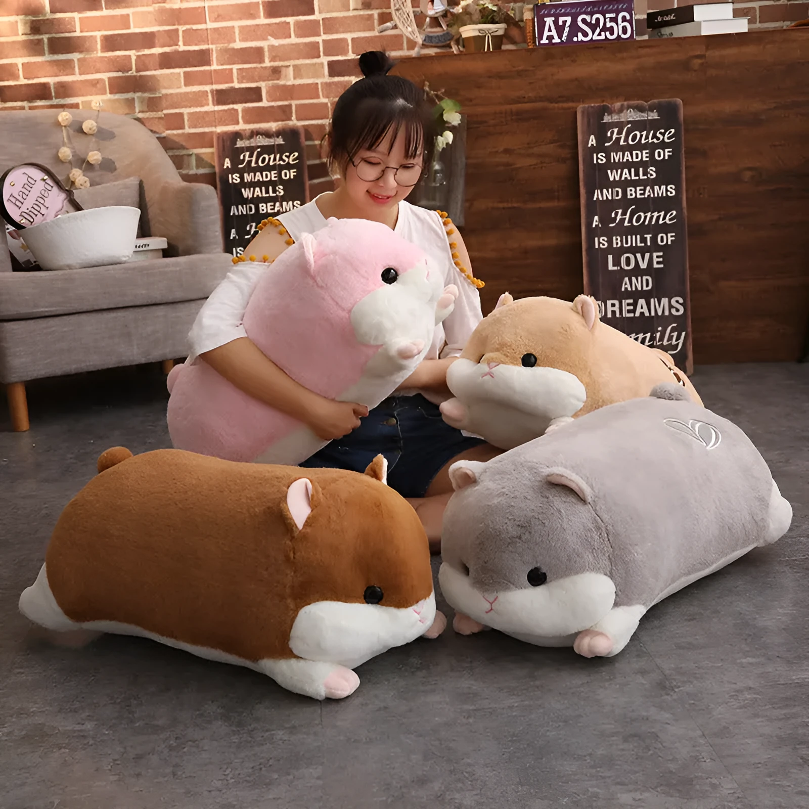 Cute hamster pillow in cotton fabric with PP cotton filling, available in 50cm 70cm 90cm sizes and four colours