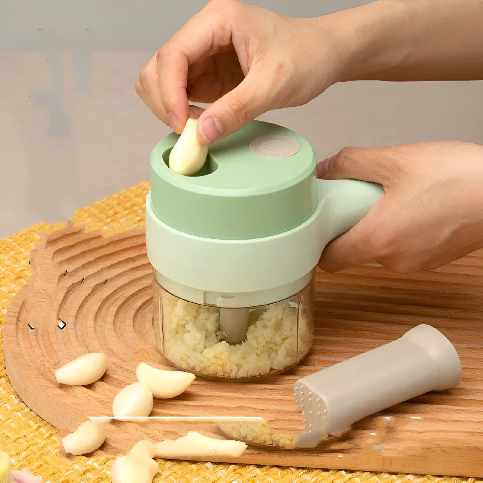 Household multifunctional wireless electric garlic masher in plastic with slicer combo and Type-C cable