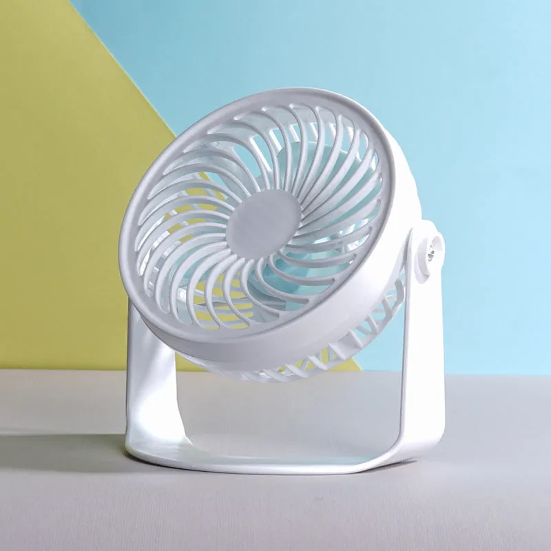 White USB desktop clip fan with three blades and compact 19x15x10cm dimensions