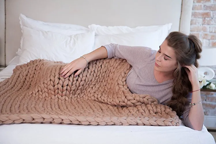 Nordic thick acrylic hand-woven blanket in white colour with plain pattern