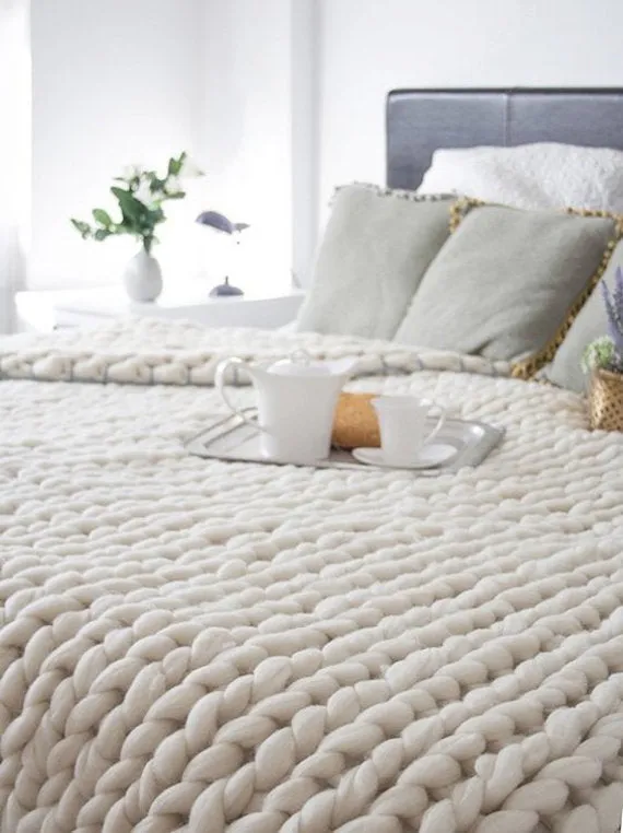 Nordic thick acrylic hand-woven blanket in white colour with plain pattern