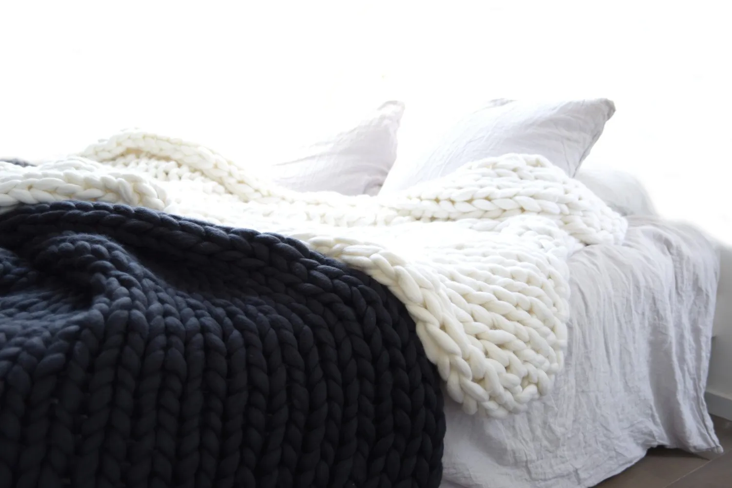 Nordic thick acrylic hand-woven blanket in white colour with plain pattern