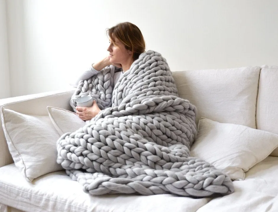 Nordic thick acrylic hand-woven blanket in white colour with plain pattern