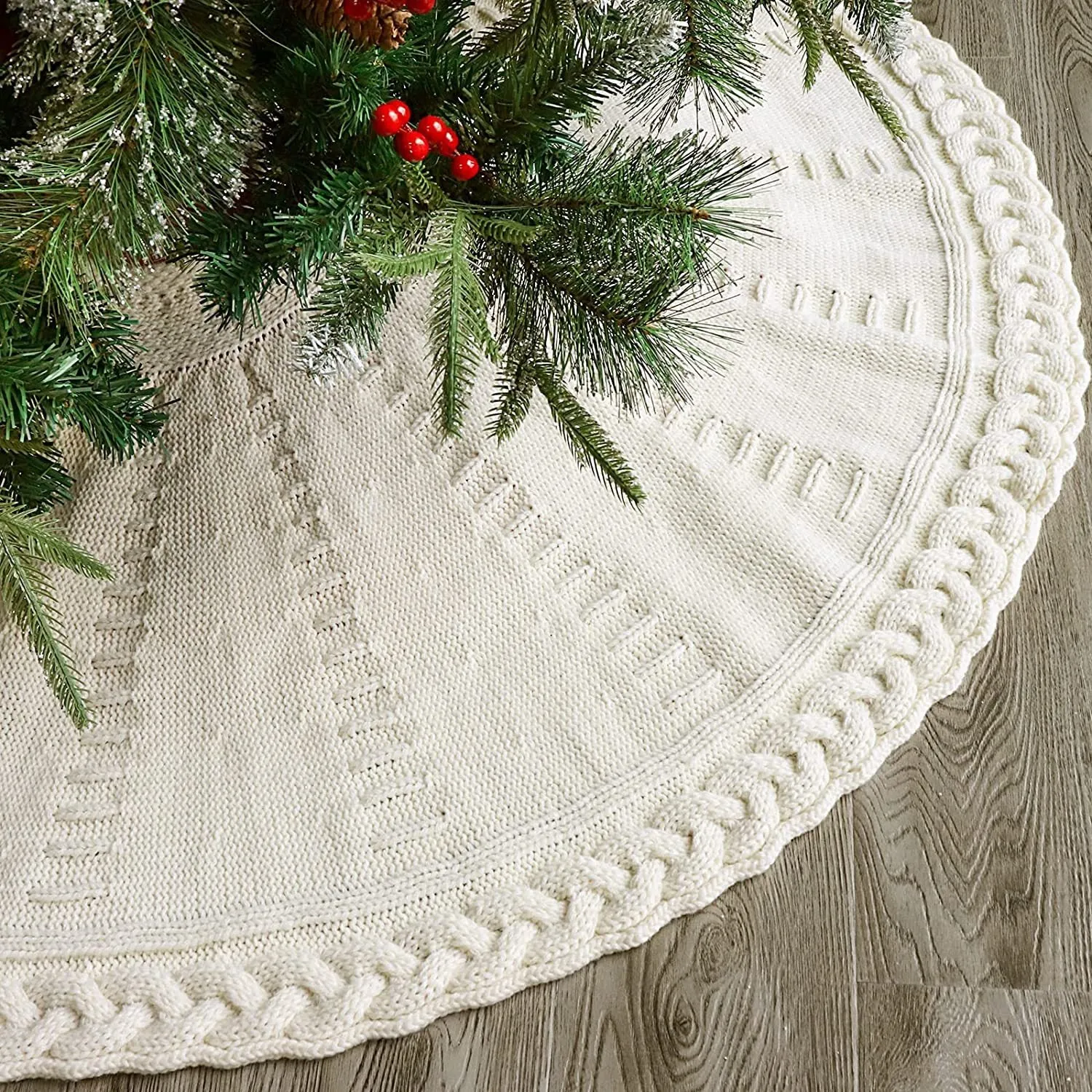 Christmas knitted wool tree skirt in red with 122cm diameter