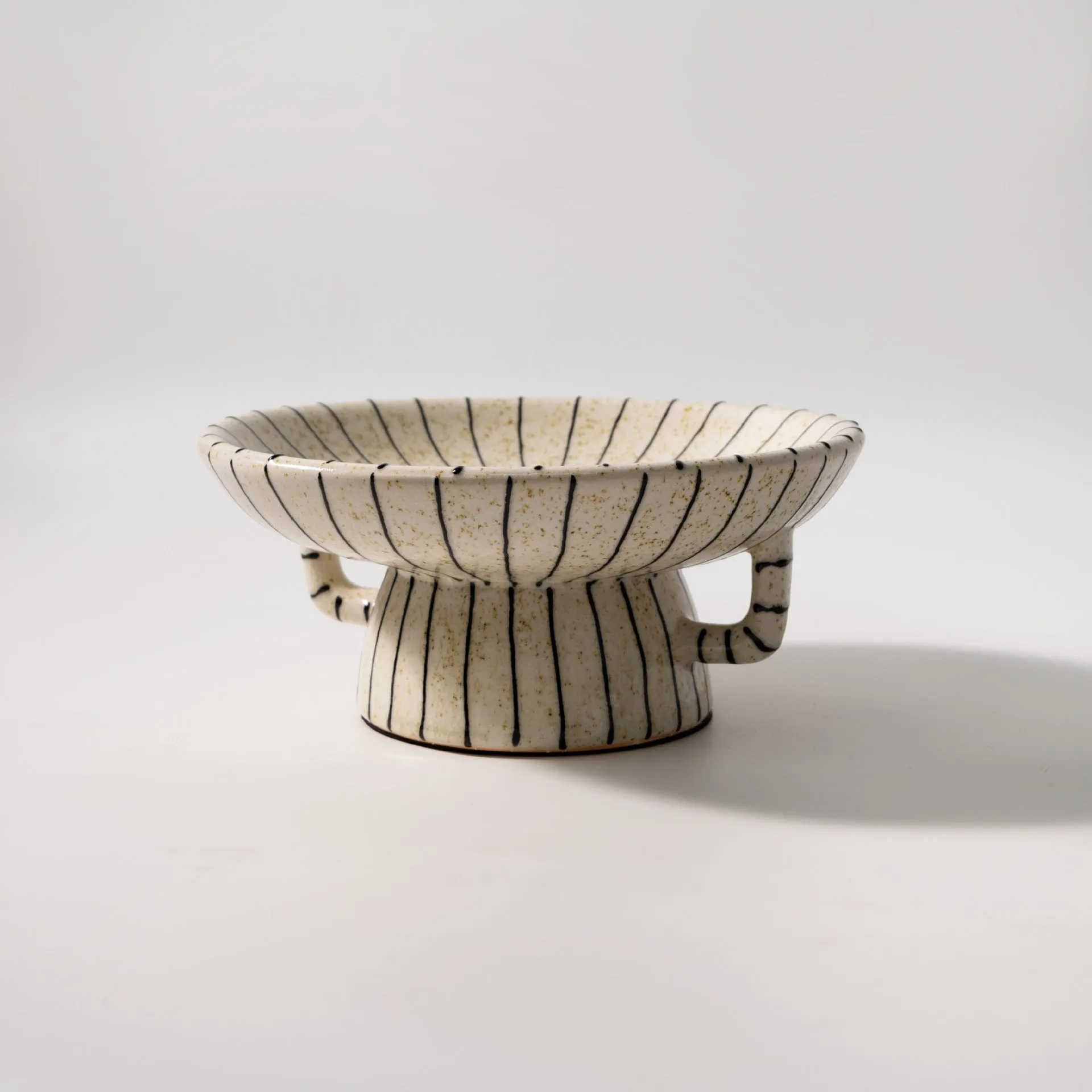 Retro black and white striped plastic resin dessert plate approximately 20-24cm diameter