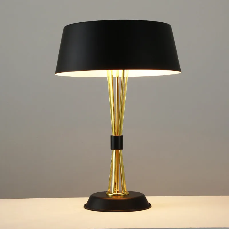 European-style iron table lamp 35x66cm black metal lampholder LED desk light