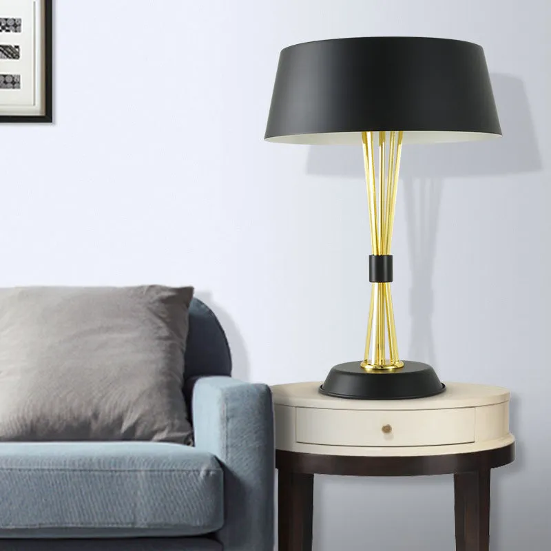 European-style iron table lamp 35x66cm black metal lampholder LED desk light
