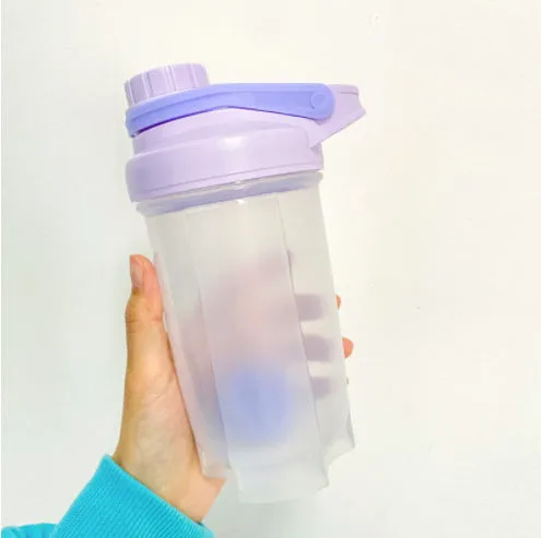 Blender shaker bottle with stirring ball, leakproof knob closure, available in purple, blue, pink, yellow, grey, 500ml and 700ml sizes