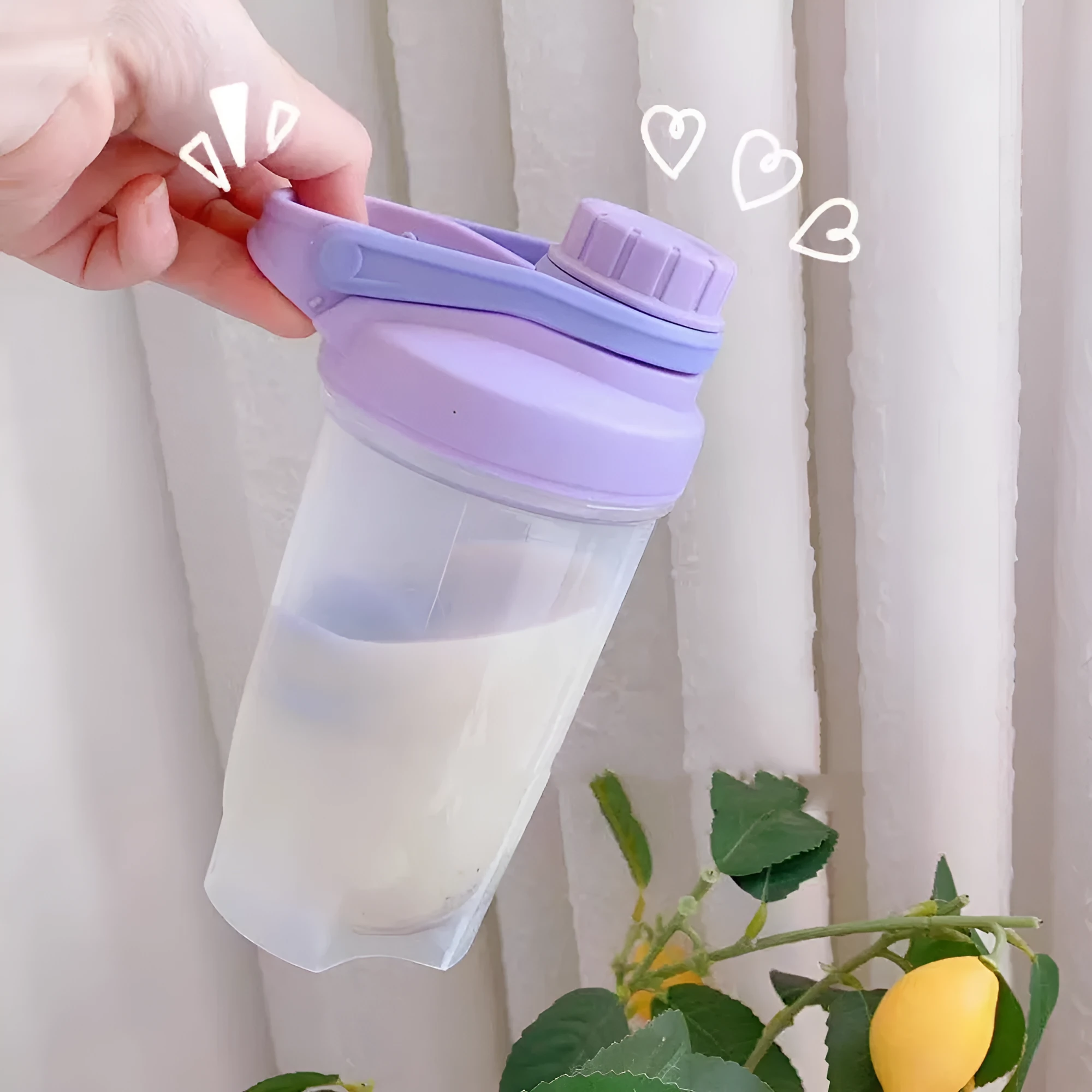 Blender shaker bottle with stirring ball, leakproof knob closure, available in purple, blue, pink, yellow, grey, 500ml and 700ml sizes