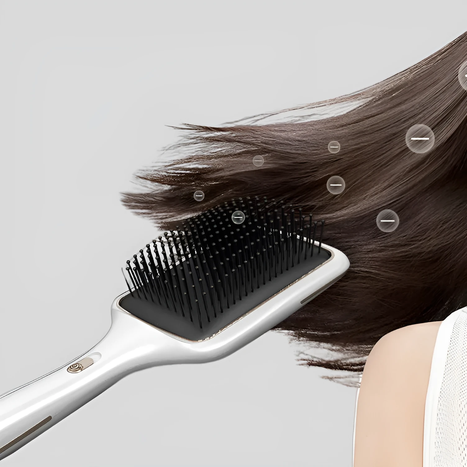Wireless charging straight hair comb with negative ions and vibration, black tourmaline ceramic design