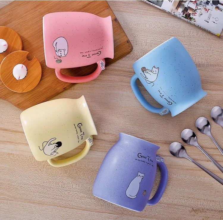 Cartoon cat ceramic mug with wooden lid and metal spoon in pink colour, 450ml capacity