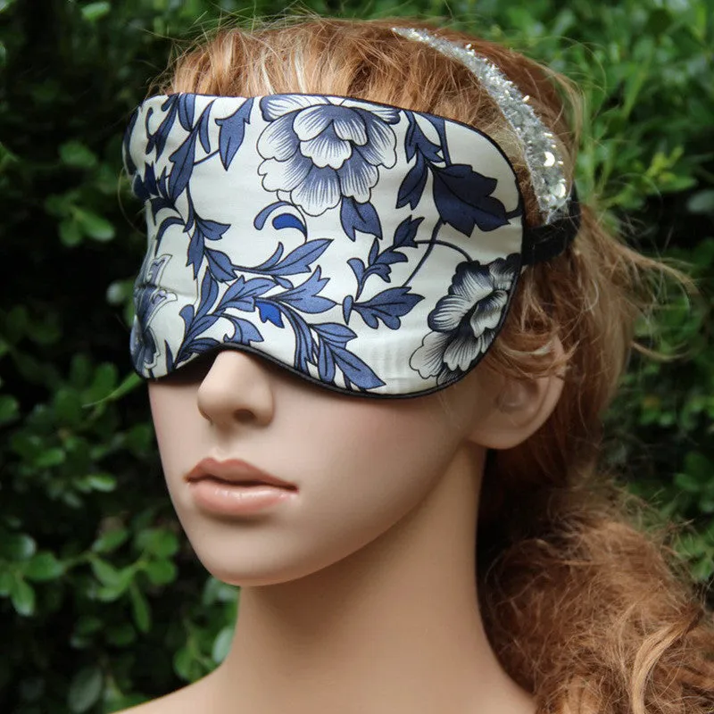 Double-sided mulberry silk eye mask with adjustable elastic band in black colour