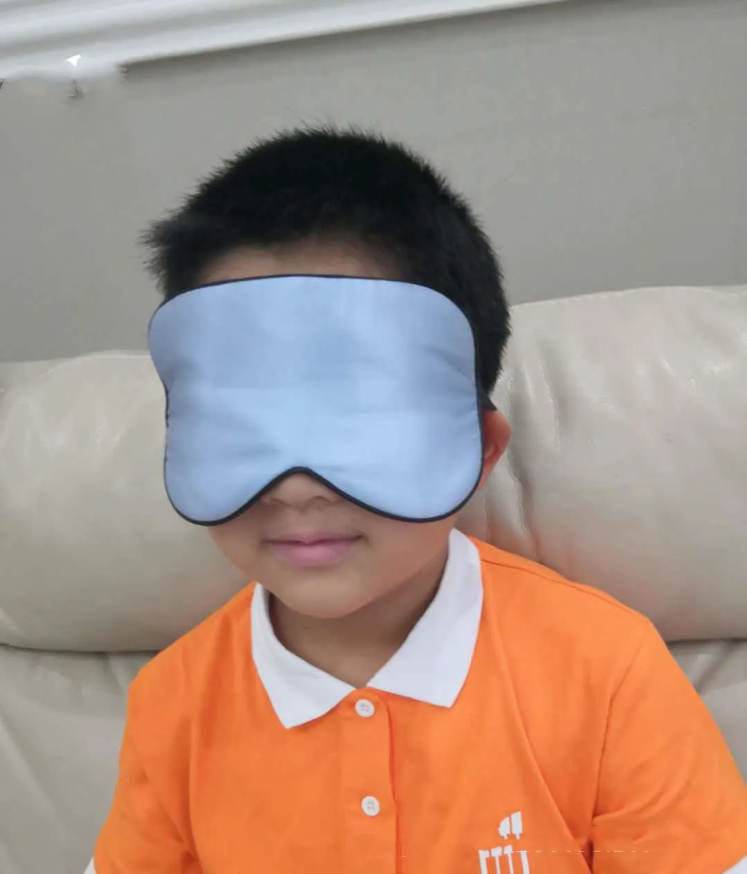 Double-sided mulberry silk eye mask with adjustable elastic band in black colour