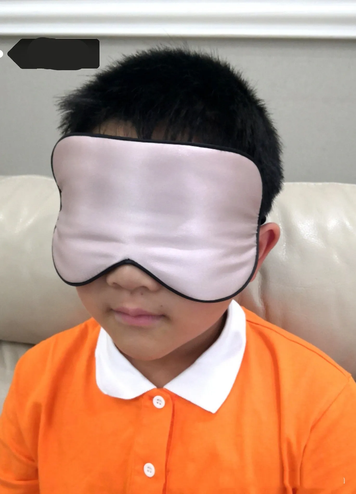 Double-sided mulberry silk eye mask with adjustable elastic band in black colour