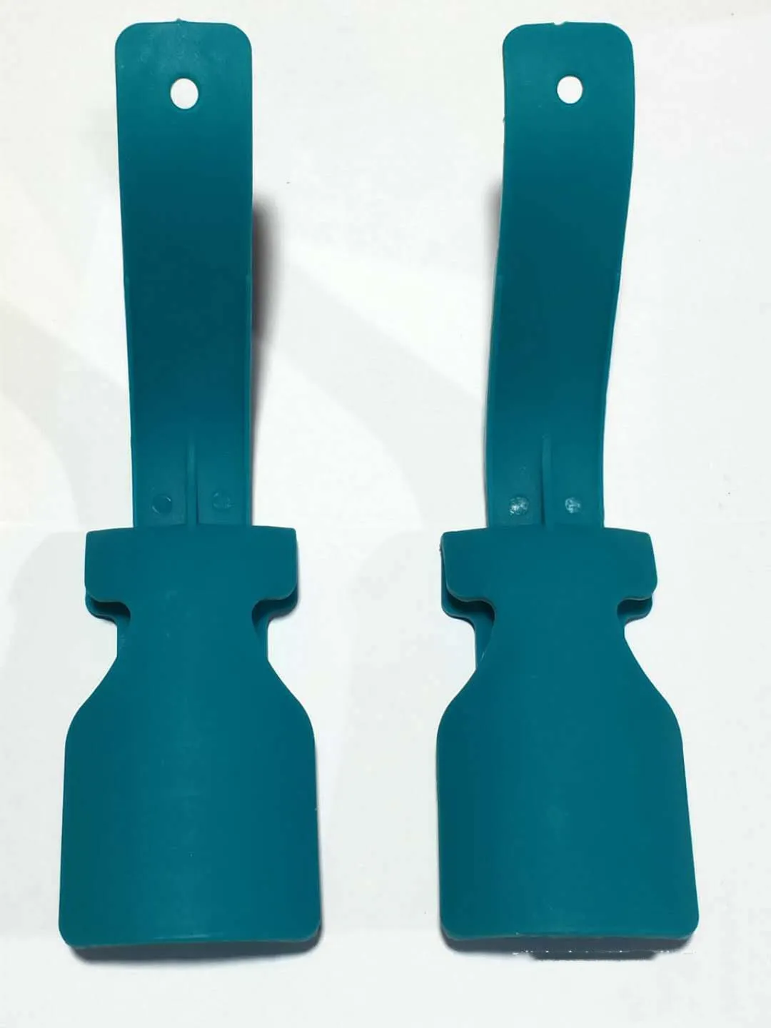 Lazy shoe lifter PP plastic polypropylene shoehorn 16.5 x 4.6cm compact size lightweight 18.5g shoe helper for easy slip-on no bending home use multiple colour options blue grey pink red white