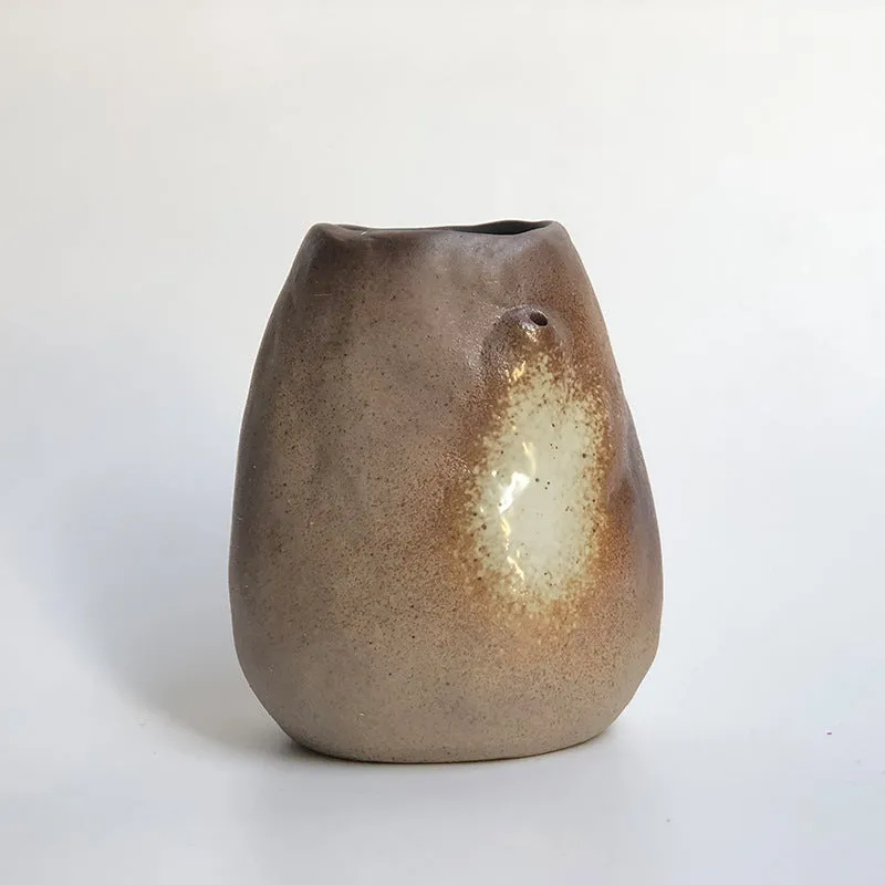 Glazed ceramic small vase in creative Japanese style as decorative ornament with six colour options
